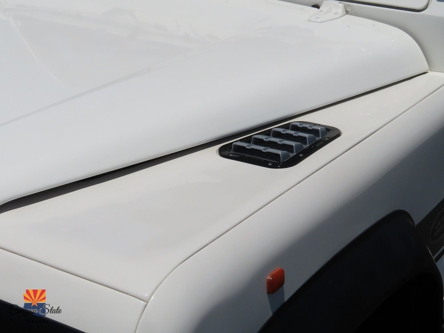 Land-Rover-Defender-1995-SUV-38