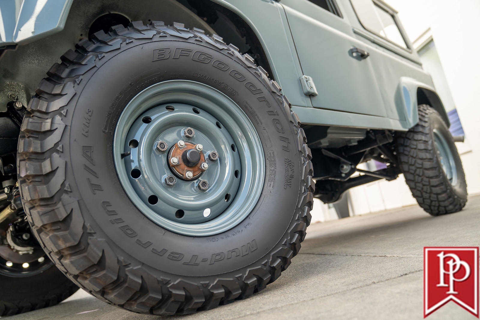 Land-Rover-Defender-1995-SUV-7