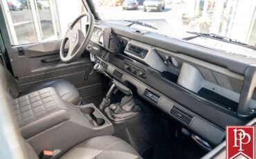 Land-Rover-Defender-1995-SUV-9