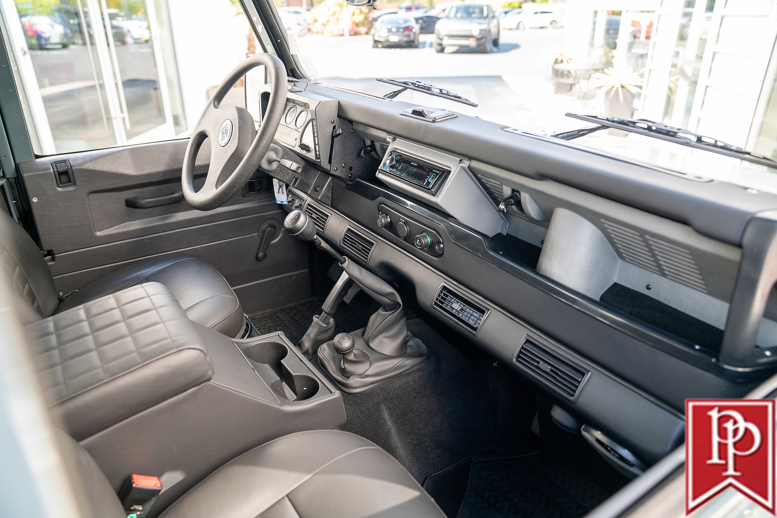 Land-Rover-Defender-1995-SUV-9