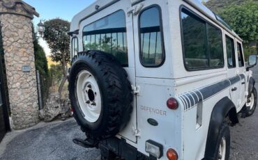 Land-Rover-Defender-1995-Wagon-3