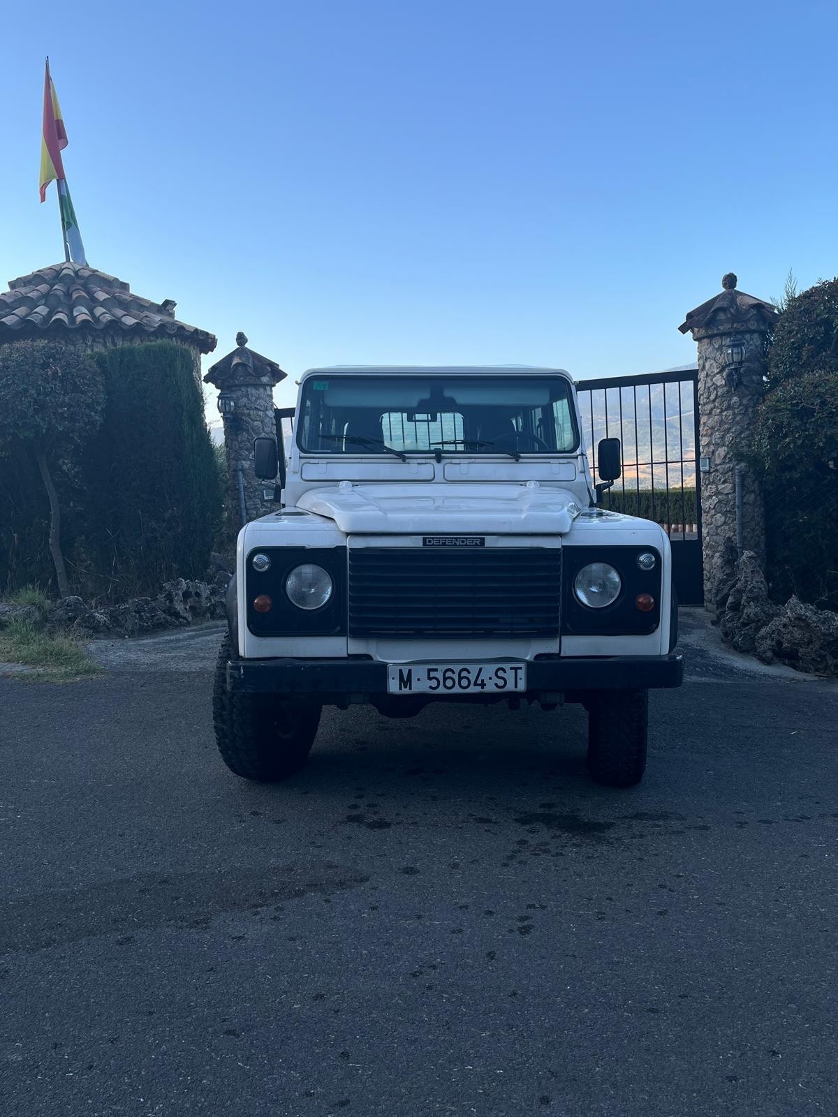 Land-Rover-Defender-1995-Wagon-4