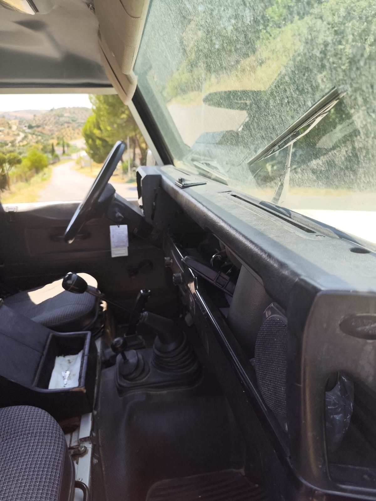 Land-Rover-Defender-1995-Wagon-5