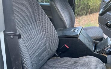 Land-Rover-Defender-1995-Wagon-6