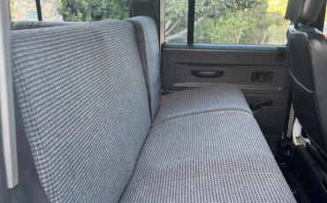 Land-Rover-Defender-1995-Wagon-7