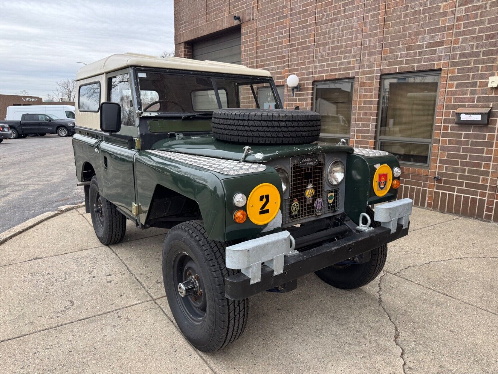 Land-Rover-Series-IIA-88-1971-SUV-11