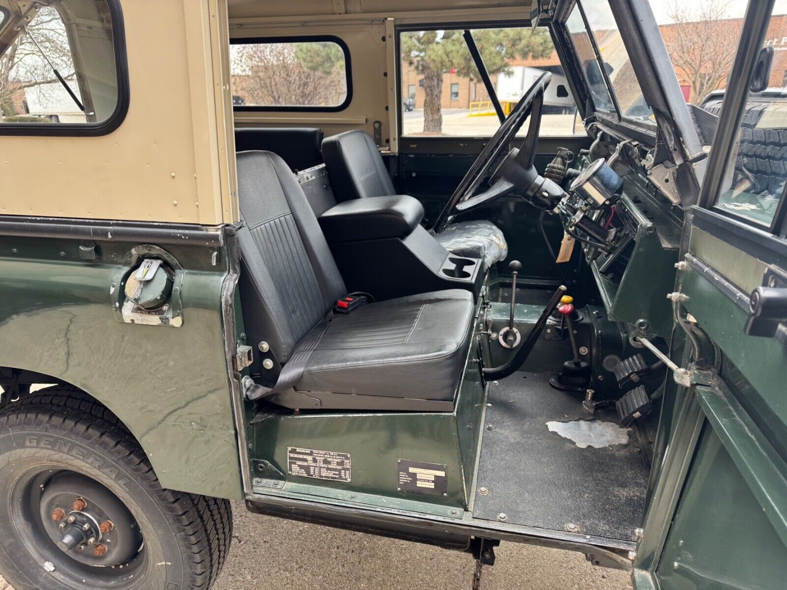 Land-Rover-Series-IIA-88-1971-SUV-16