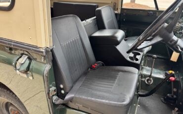 Land-Rover-Series-IIA-88-1971-SUV-17