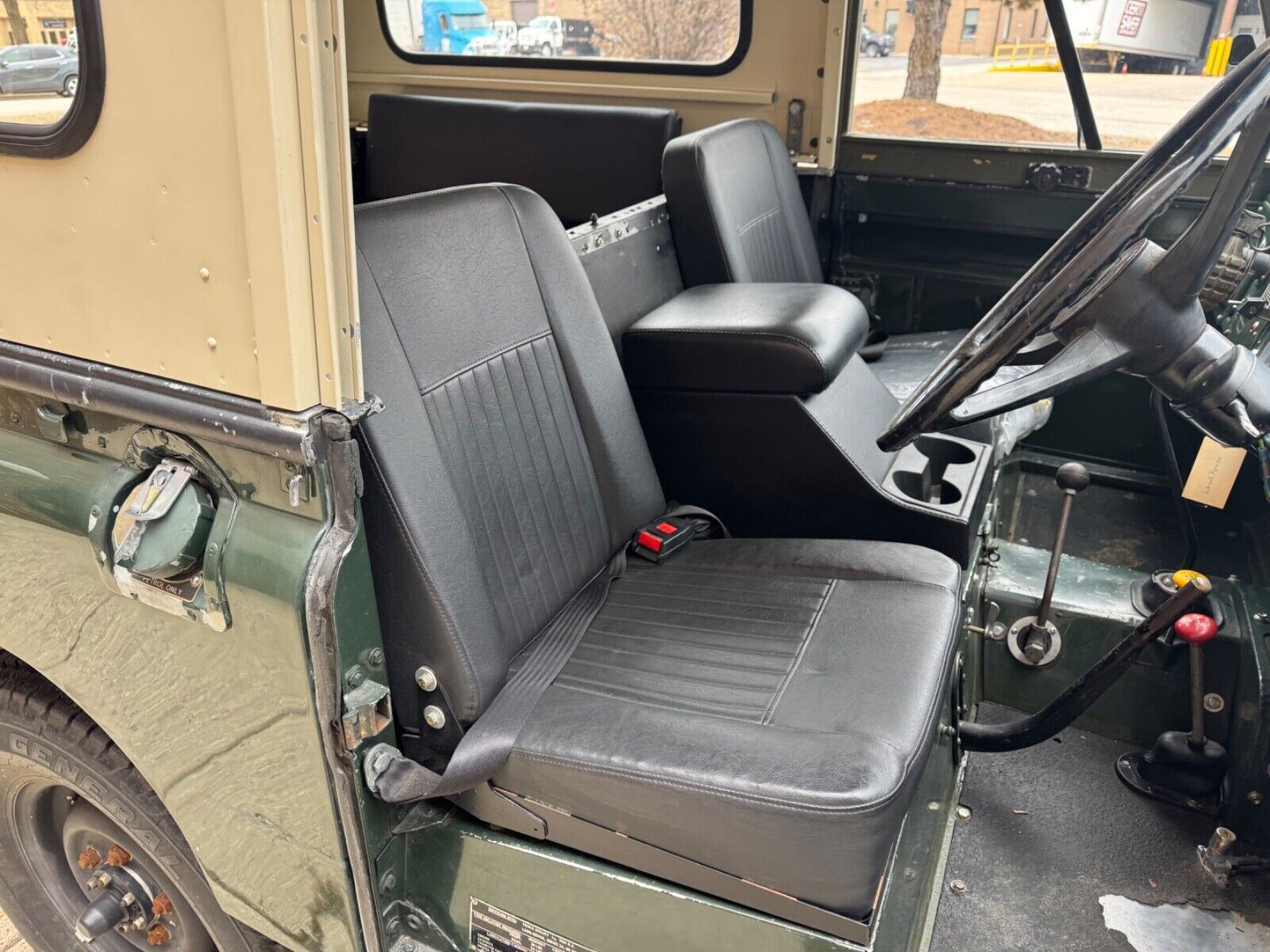 Land-Rover-Series-IIA-88-1971-SUV-17