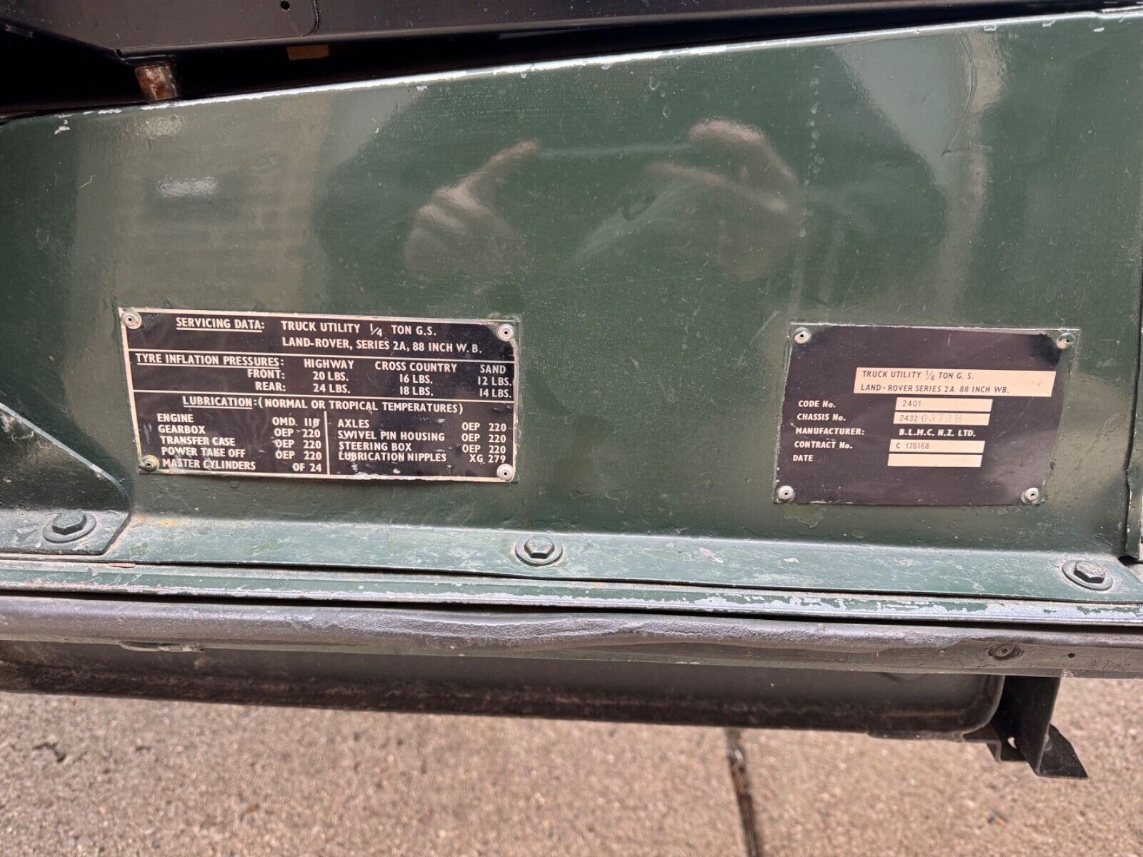 Land-Rover-Series-IIA-88-1971-SUV-18