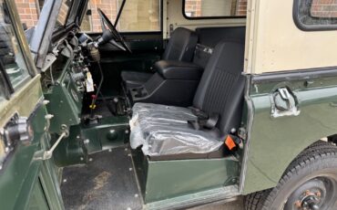 Land-Rover-Series-IIA-88-1971-SUV-22