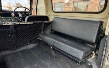 Land-Rover-Series-IIA-88-1971-SUV-25