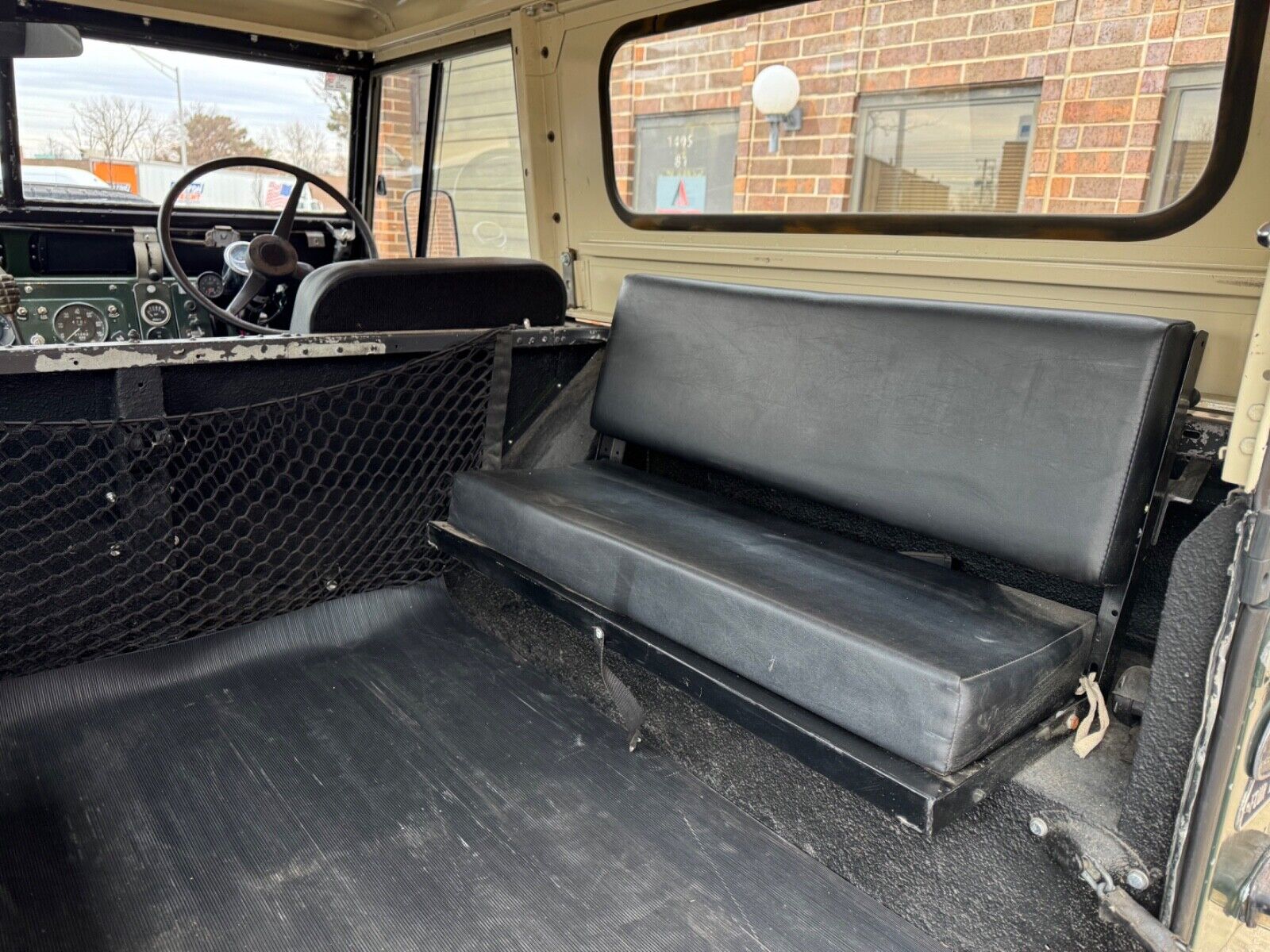 Land-Rover-Series-IIA-88-1971-SUV-25