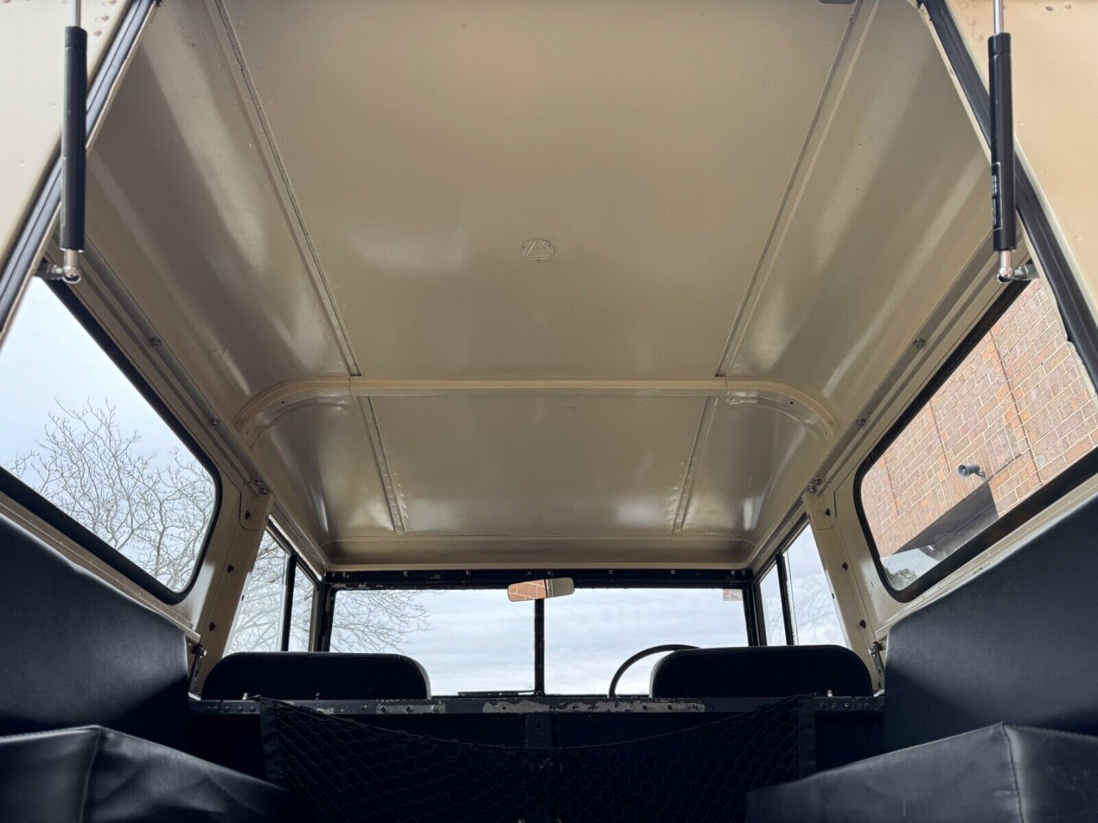 Land-Rover-Series-IIA-88-1971-SUV-27