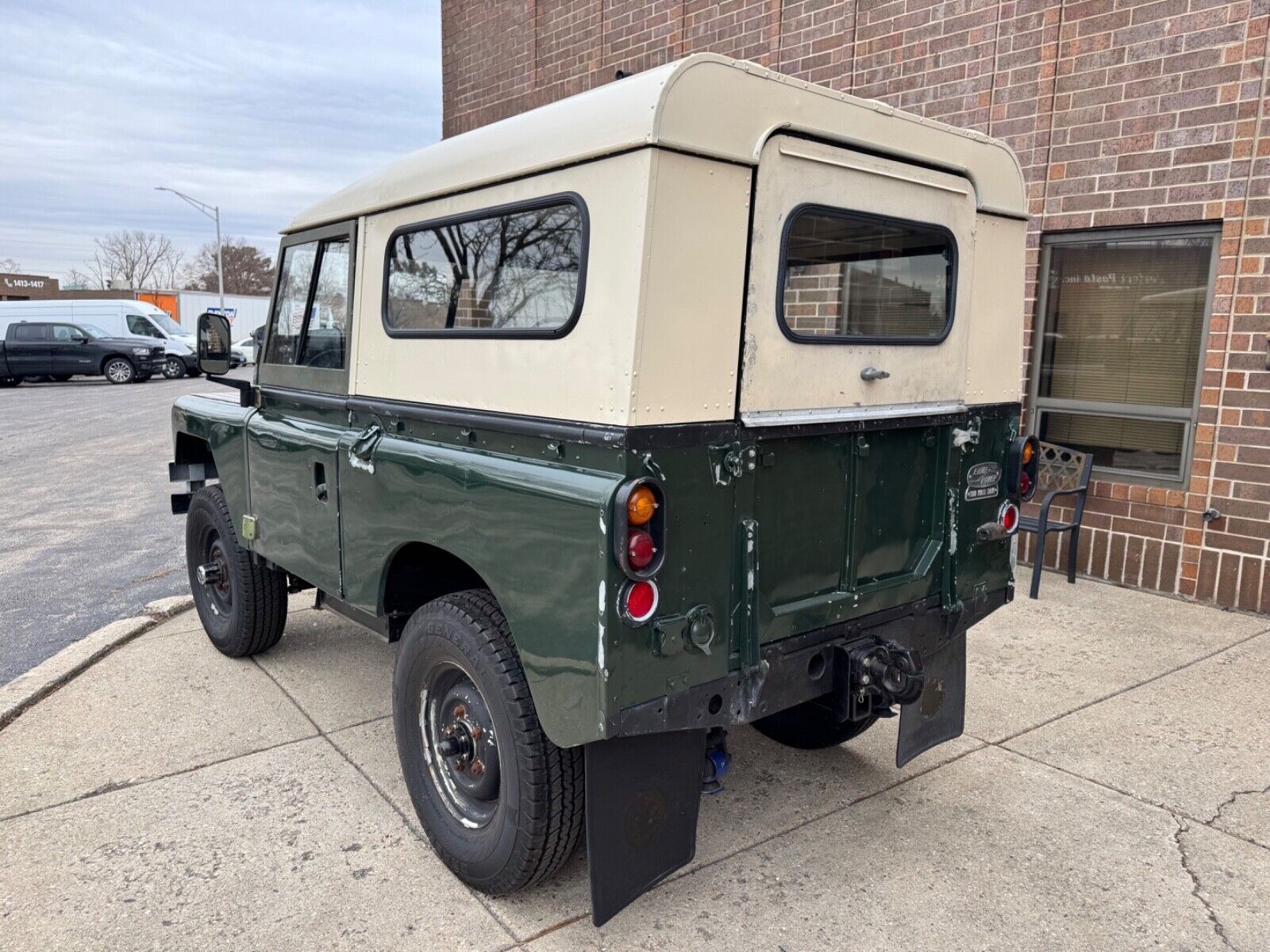Land-Rover-Series-IIA-88-1971-SUV-4