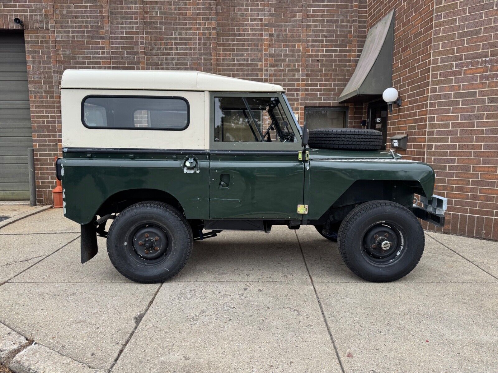 Land-Rover-Series-IIA-88-1971-SUV-9