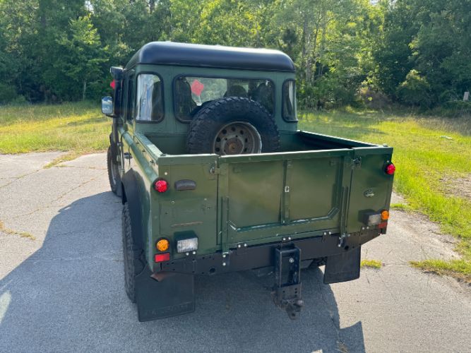 Land-rover-Defender-110-1984-11
