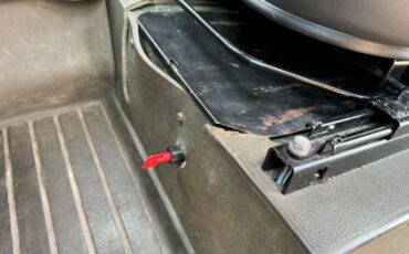 Land-rover-Defender-110-1984-14