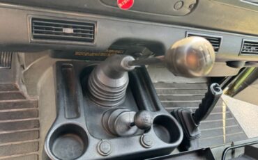 Land-rover-Defender-110-1984-15