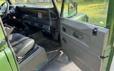 Land-rover-Defender-110-1984-19