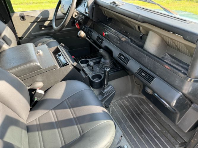 Land-rover-Defender-110-1984-20