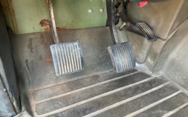 Land-rover-Defender-110-1984-21