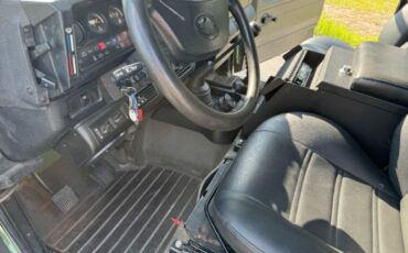 Land-rover-Defender-110-1984-29