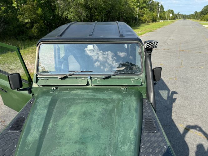 Land-rover-Defender-110-1984-33