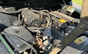 Land-rover-Defender-110-1984-36