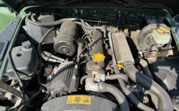 Land-rover-Defender-110-1984-37