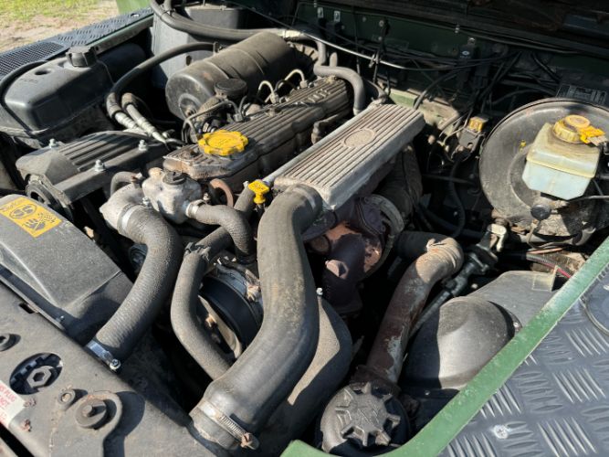 Land-rover-Defender-110-1984-38