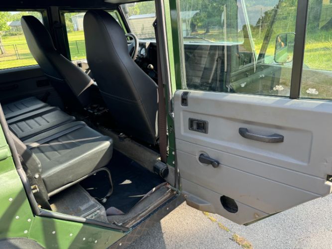 Land-rover-Defender-110-1984-4