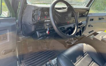 Land-rover-Defender-110-1984-5
