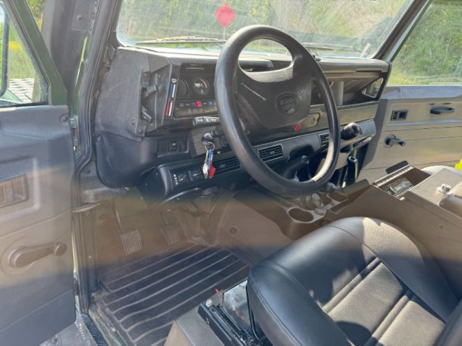 Land-rover-Defender-110-1984-5