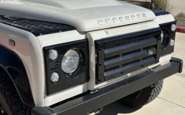 Land-rover-Defender-110-1990-13