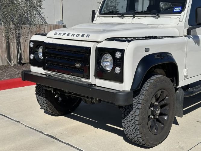 Land-rover-Defender-110-1990-15