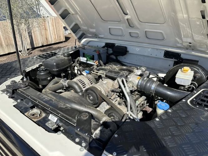 Land-rover-Defender-110-1990-9