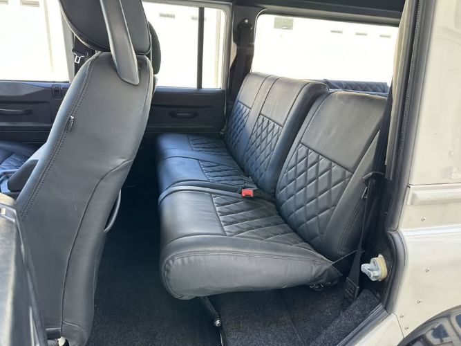 Land-rover-Defender-110-1990