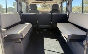 Land-rover-Defender-110-1992-1