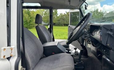 Land-rover-Defender-110-1992-White-11