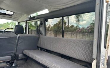 Land-rover-Defender-110-1992-White-14