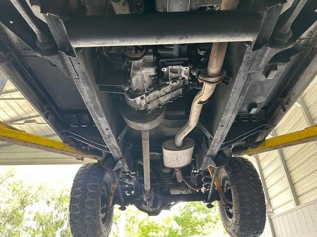 Land-rover-Defender-110-1992-White-2