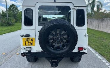 Land-rover-Defender-110-1992-White-22