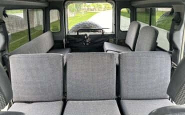 Land-rover-Defender-110-1992-White-7