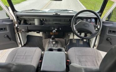 Land-rover-Defender-110-1992-White-8