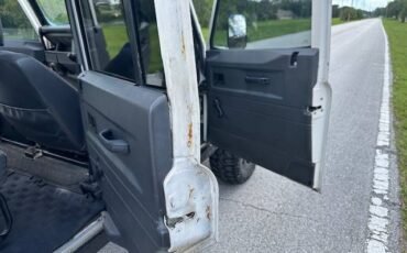 Land-rover-Defender-110-1992-White-9
