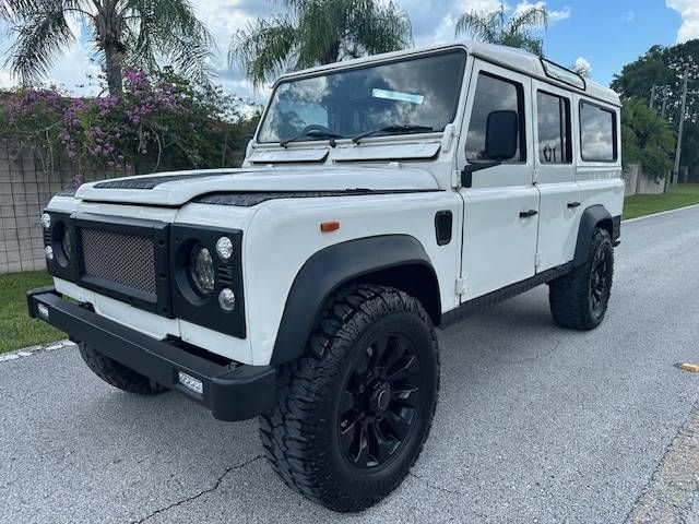 Land-rover-Defender-110-1992-White