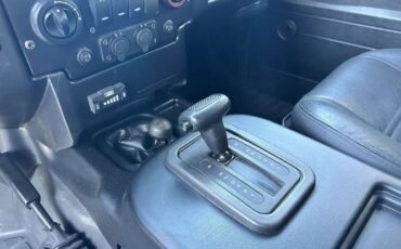 Land-rover-Defender-110-1993-Santorini-Black-Black-Leather-10
