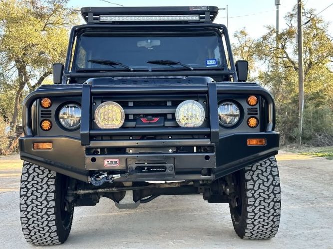 Land-rover-Defender-110-1993-Santorini-Black-Black-Leather-13