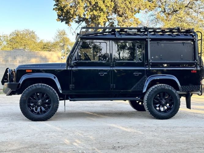 Land-rover-Defender-110-1993-Santorini-Black-Black-Leather-14